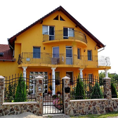 Готель Casa Flora Сінмартін Екстер'єр фото